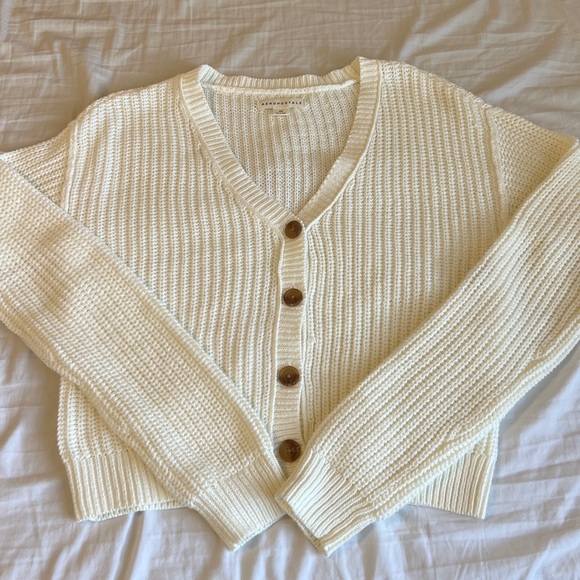 White button up cardigan from Aeropostale! - Picture 3 of 5
